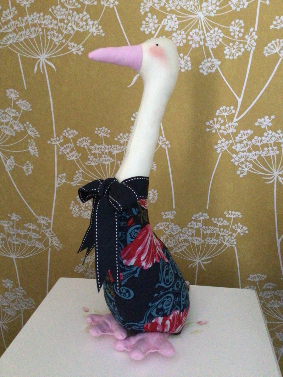 Duck shelf sitter, ornaments. Blue.