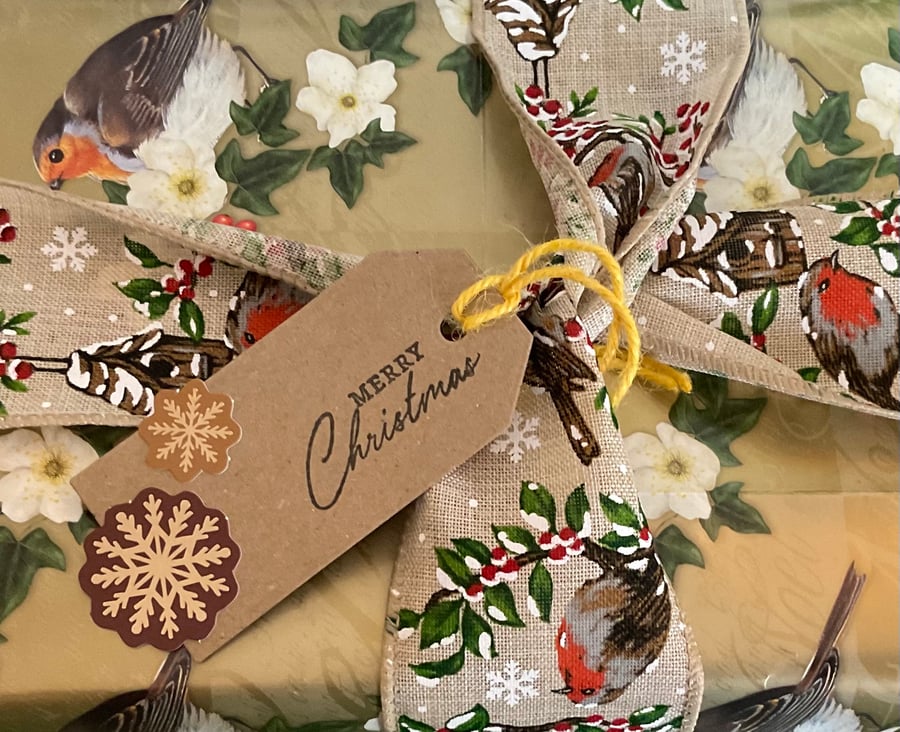 Set of five Kraft card Christmas gift tags.