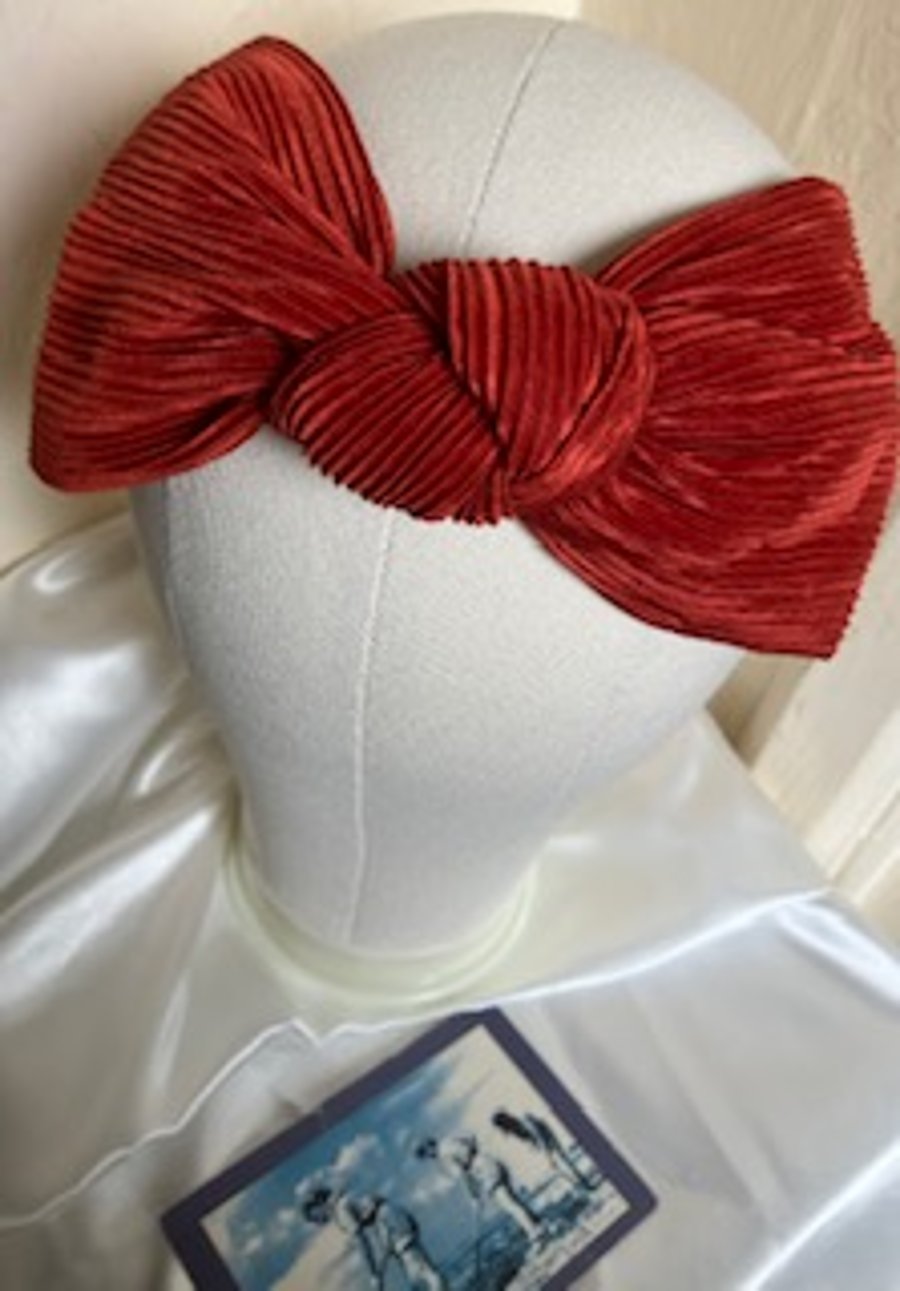 Jeany - Rust Red Pleated 40s Style Turban Headband