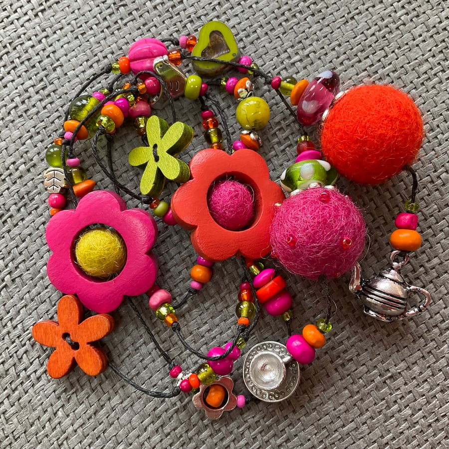 “Fruit-tea!” lariat necklace