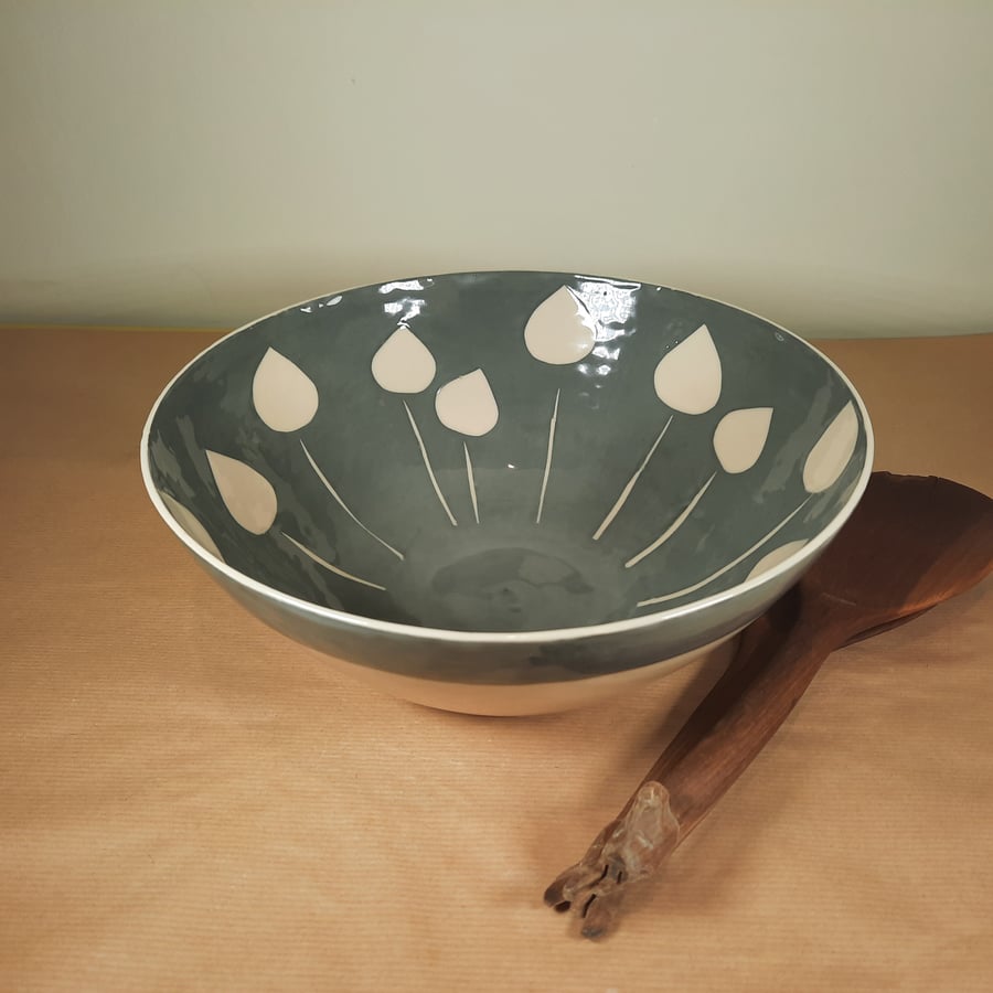 LARGE PATTERNED GREY CERAMIC SALAD, FRUIT, SERVING BOWL