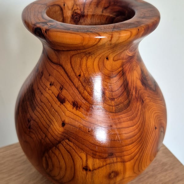 Beautiful yew wood vase 