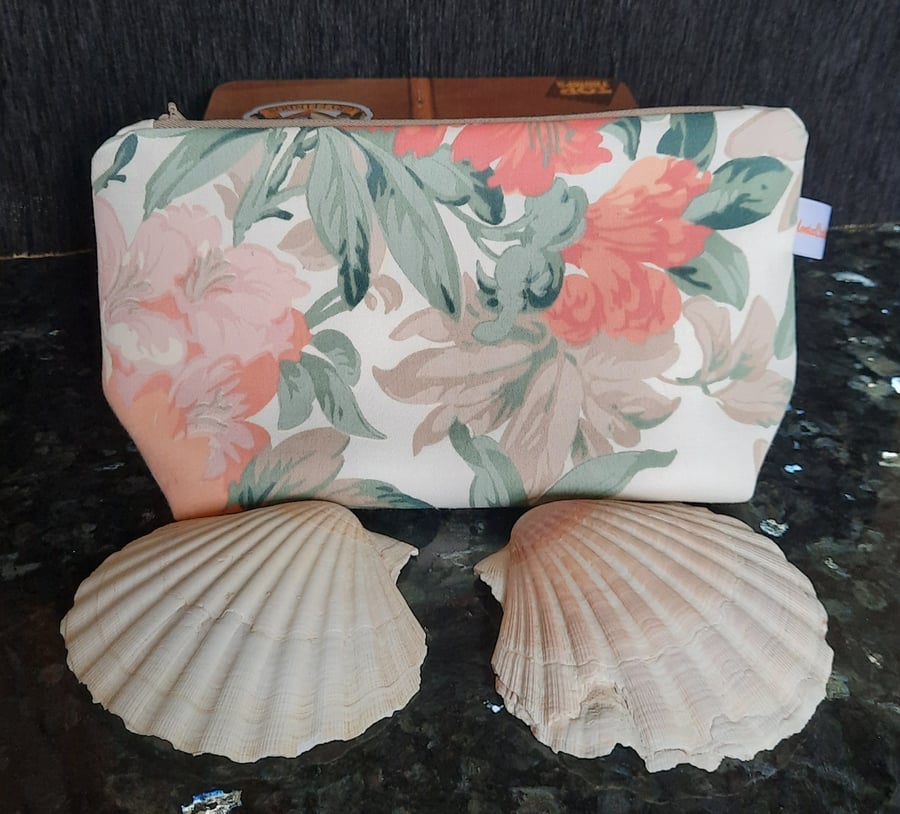 Elegant and practical zip pouch for makeup, pencil case,  project bag