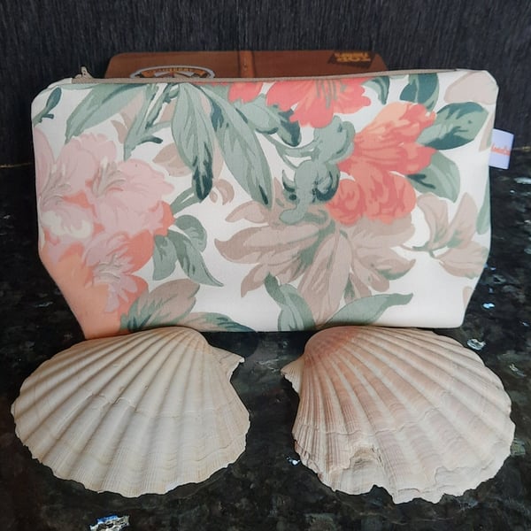 Elegant and practical zip pouch for makeup, pencil case,  project bag