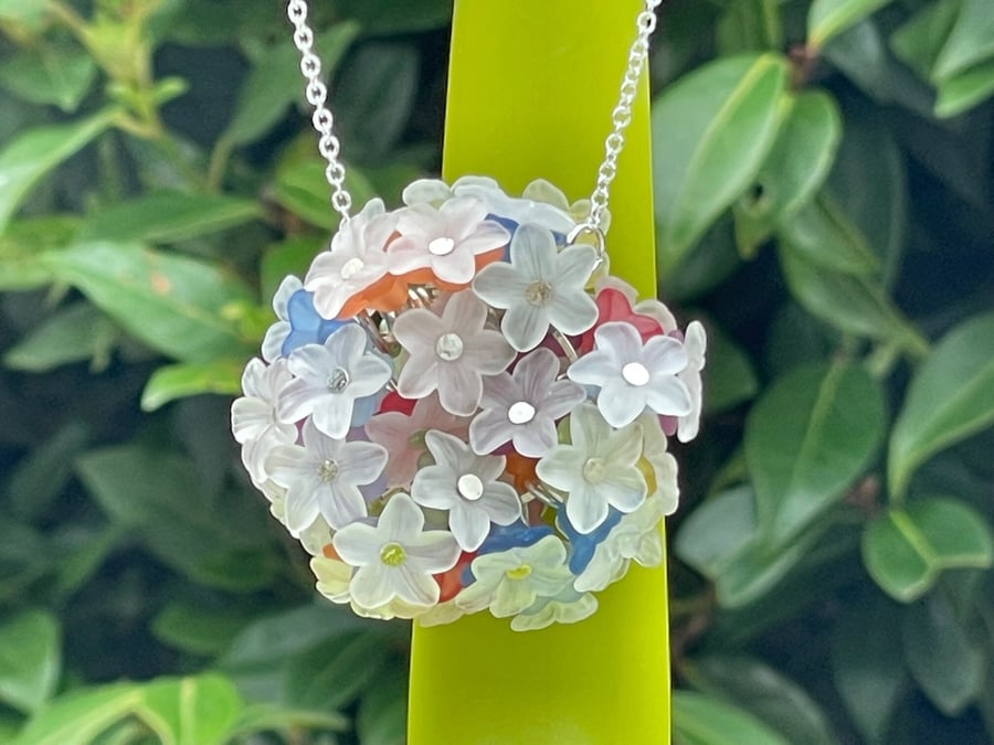 LUCITE FLORAL PENDANT blossom spring rainbow flowers wild 