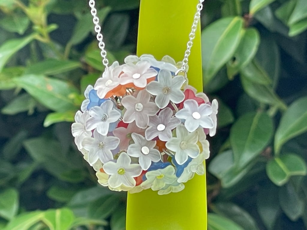LUCITE FLORAL PENDANT blossom spring rainbow flowers wild 