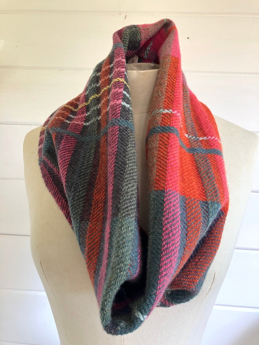 AURORA - Handwoven cowl