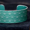 Geometric shell pattern cuff bracelet mint