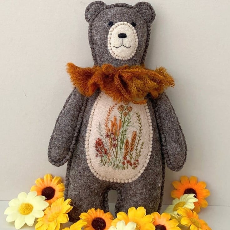 Woodland teddy bear, collectable bear wall hanging, embroidered bear 
