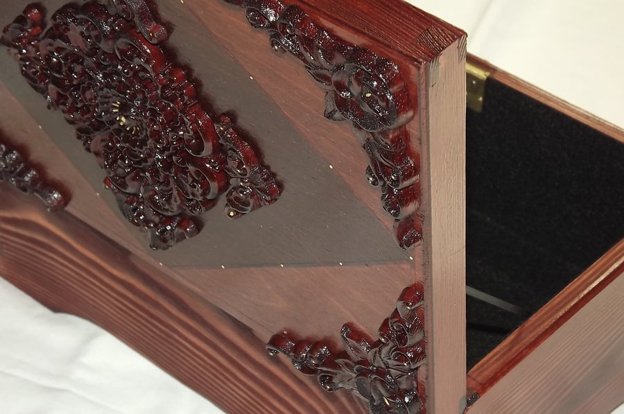 LOCKABLE - Handmade BEAUTIFUL Wooden box. Carved wood embellishments. Mortise lo