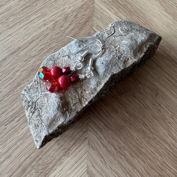 Red dangle and drop earrings. Rondelles, glass pearls, fire polished 