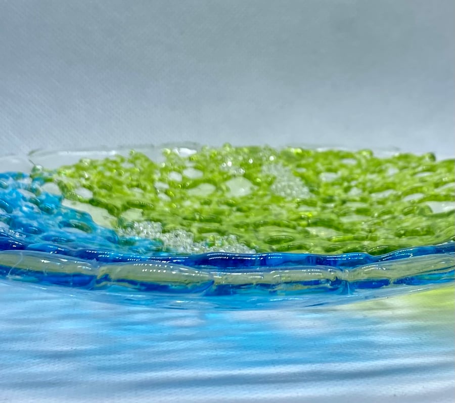 Recycled glass dish with glass “lace”