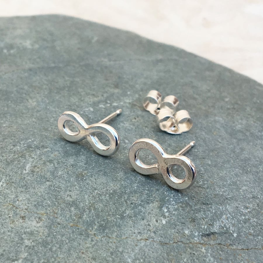 Sterling Silver Infinity Stud Earrings - STUD104