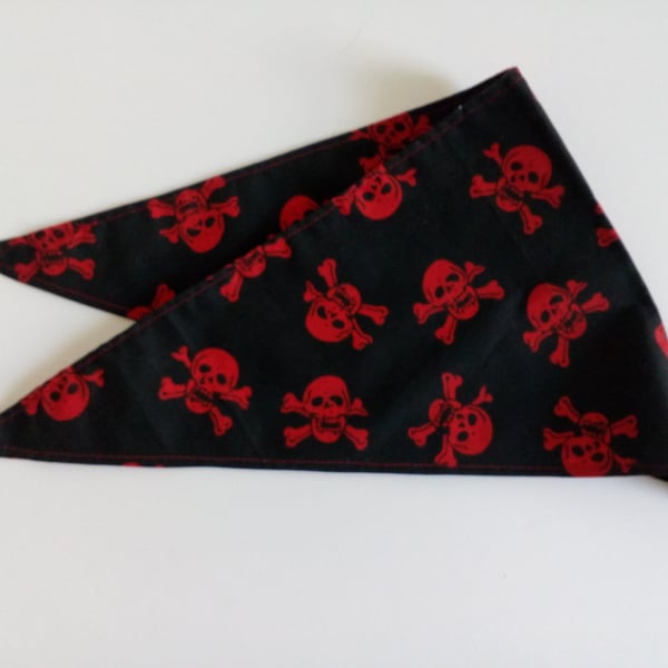 Dog Bandana, small size, 11"-15", skull & crossbones, neckerchief style