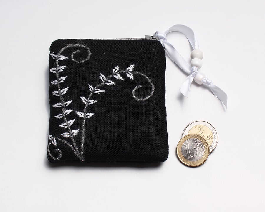 Black linen coin purse with monochrome fern embroidery