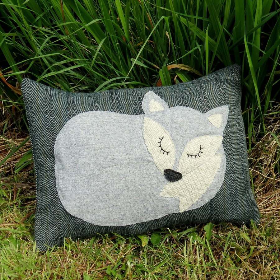 Fox Cushion, fox on tweed wool, Complete with a polyester pad, fox pillow