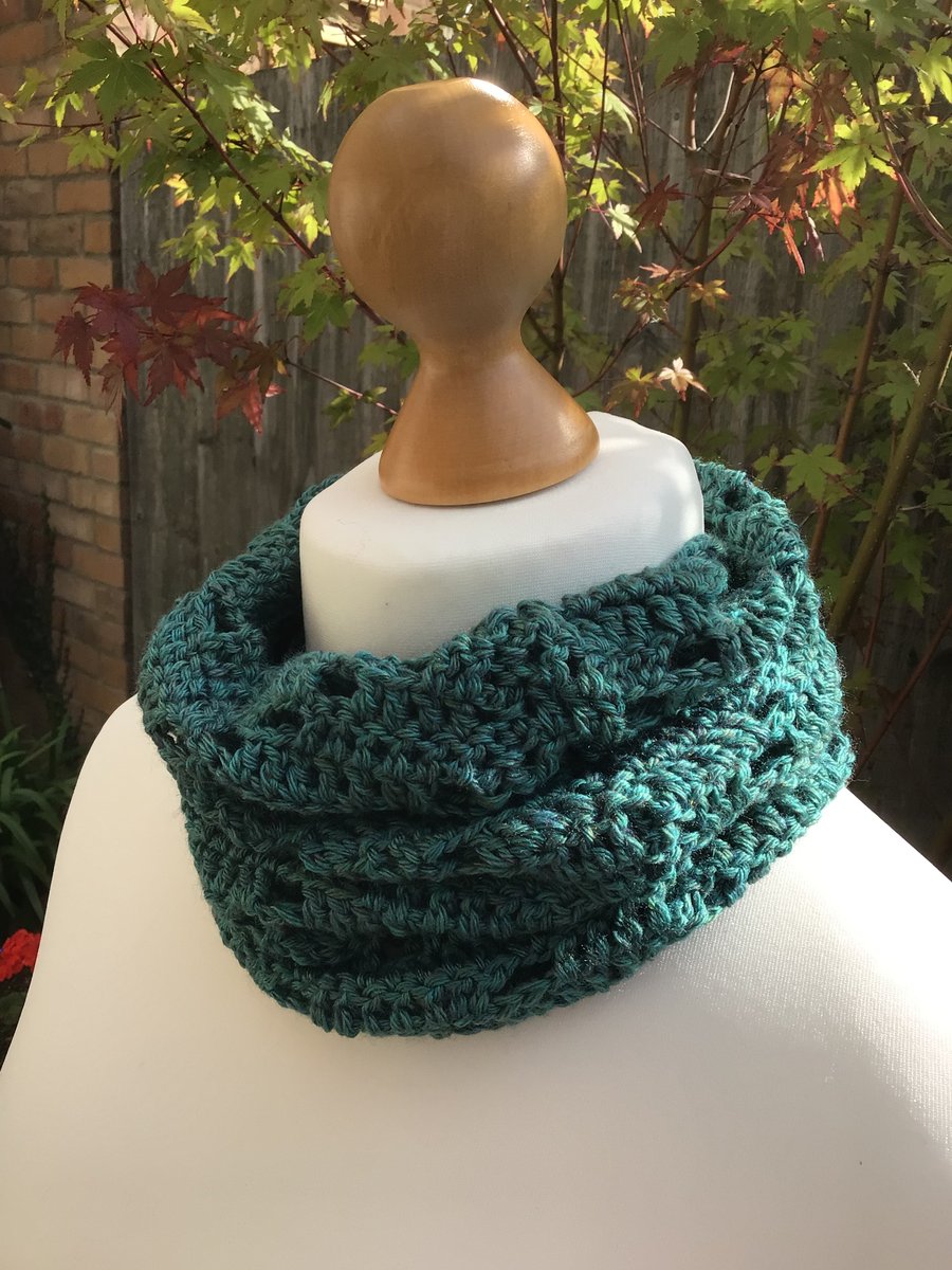 Snood in Acrylic & Merino wool blend, colour Sea Green