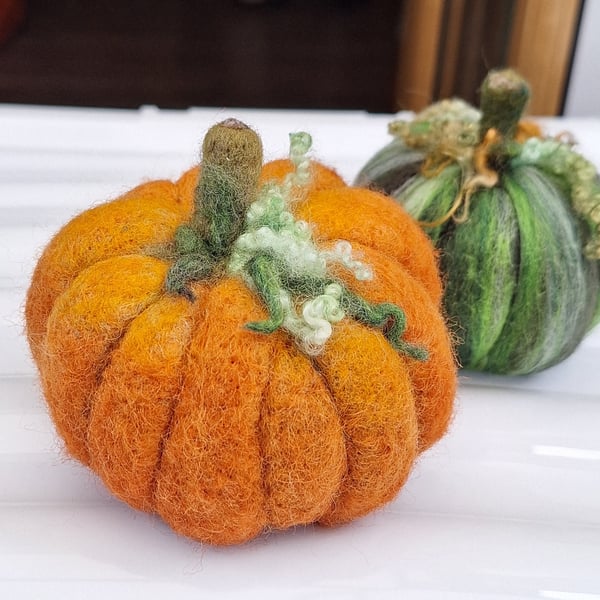 Needle-Felted Pumpkin Ornament - Halloween or Rustic Kitchen, Autumn Home Décor