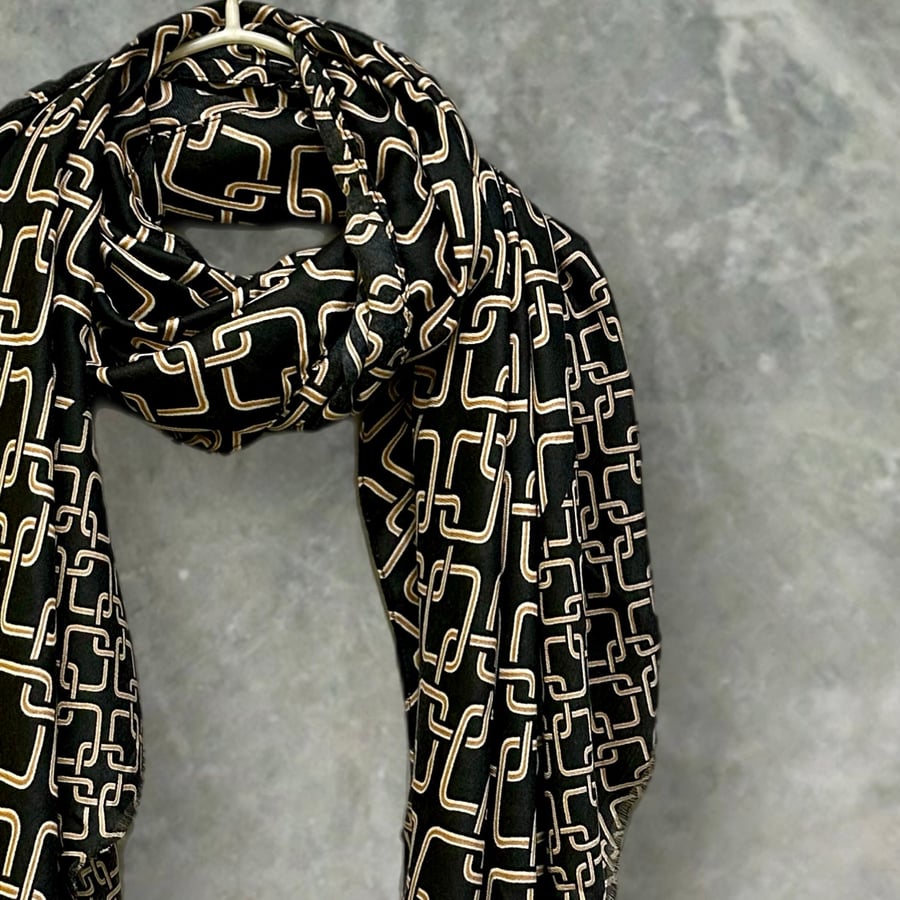Black Scarf Featuring Seamless Chain Pattern for Women,Great Gifts for Her.
