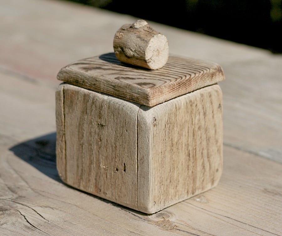 Small Driftwood  Box. Gift Box, Wooden box, Jewelry Box