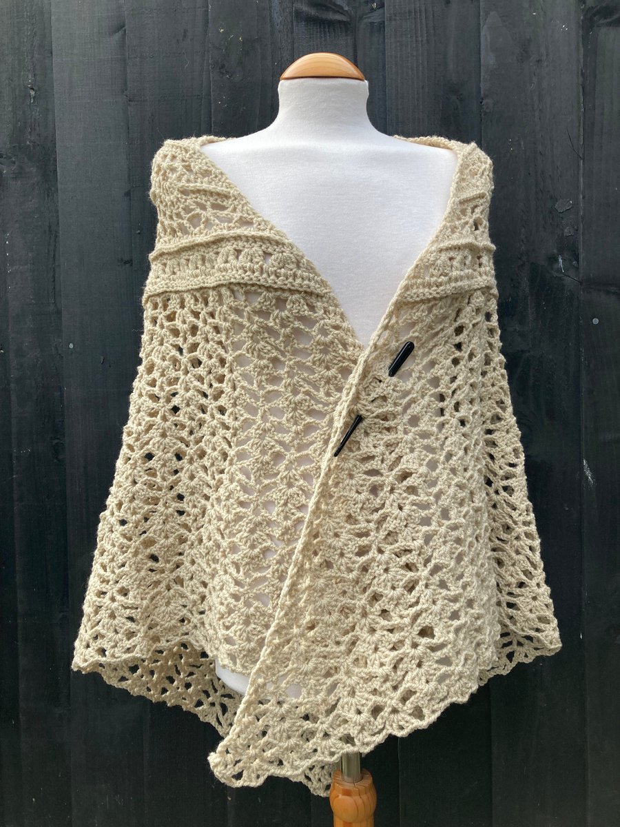 Feminine Lace Triangle Wrap Shawl Scarf in Soft Beige Vegan Yarn 
