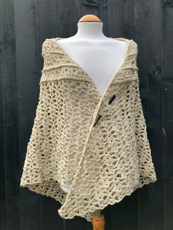 Feminine Lace Triangle Wrap Shawl Scarf in Soft Beige Vegan Yarn 