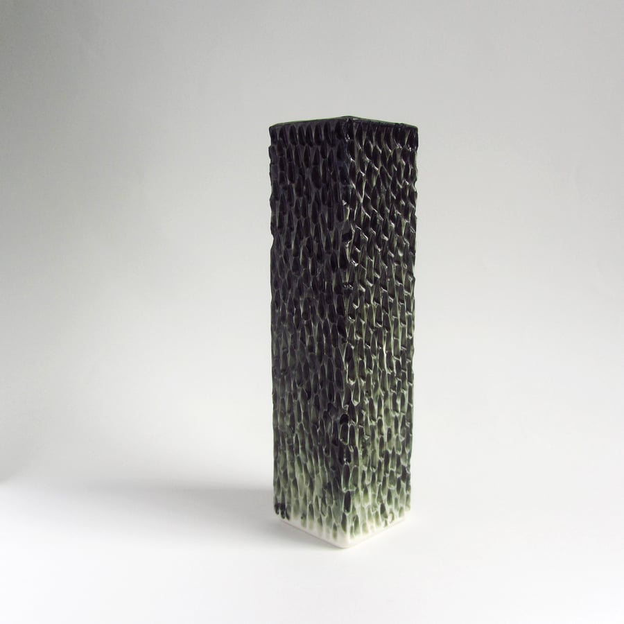 Black Vase - End of Line - Super Seconds Festival