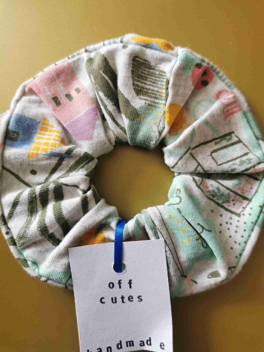 Little World Scrunchie 