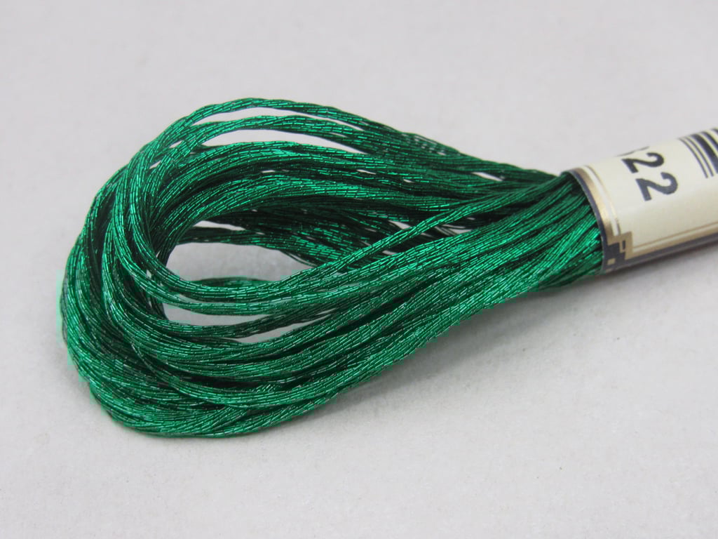 Single Skein of Anchor Metallic Green Embroidery Thread