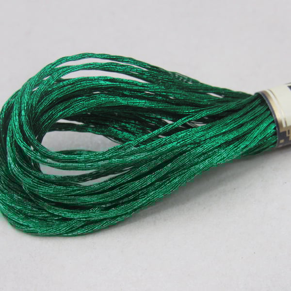 Single Skein of Anchor Metallic Green Embroidery Thread