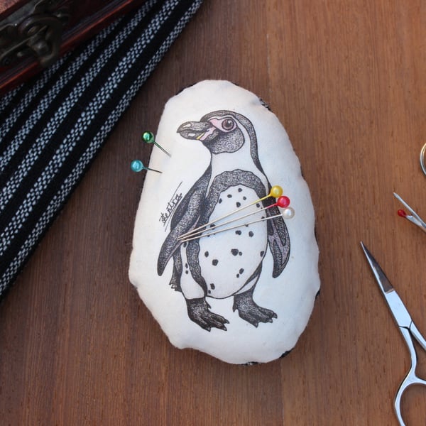 Penguin Welsh Tweed Magnetic Pin Cushion - Bird Plush Needle Minder Gift