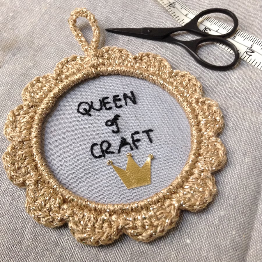 Queen of Craft wall decoration 