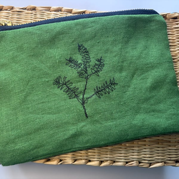 Linen purse. Linen pouch. Makeup bag. Machine embroidered purse.