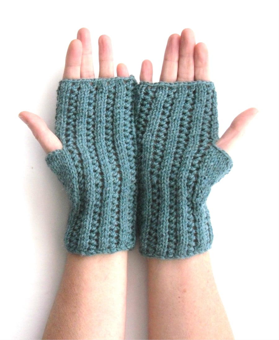 Alpaca fingerless gloves sea green