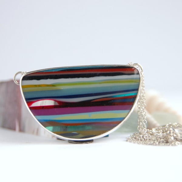 Californian surfite necklace (purple stripe)