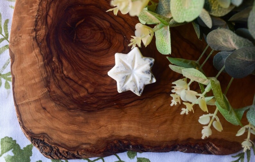 Yoga scented vegan wax melt.