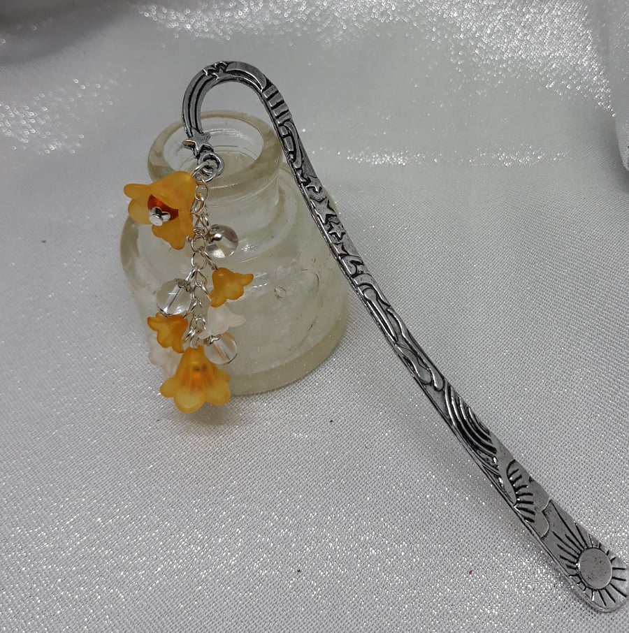 SS13 Sunny bookmark with Lucite flowers and beads