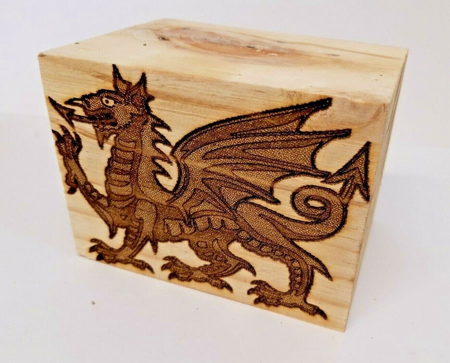 Welsh Dragon Flag Y Ddraig Goch Laser Engraved Wooden Pallet Block Home Decor