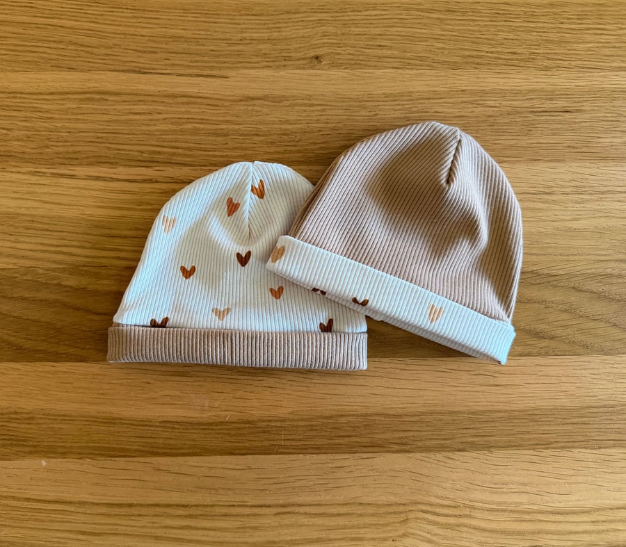 Newborn Baby Hats, Beanie hats. 2 PK. Ideal for the newborn baby 0-3mths - BE01