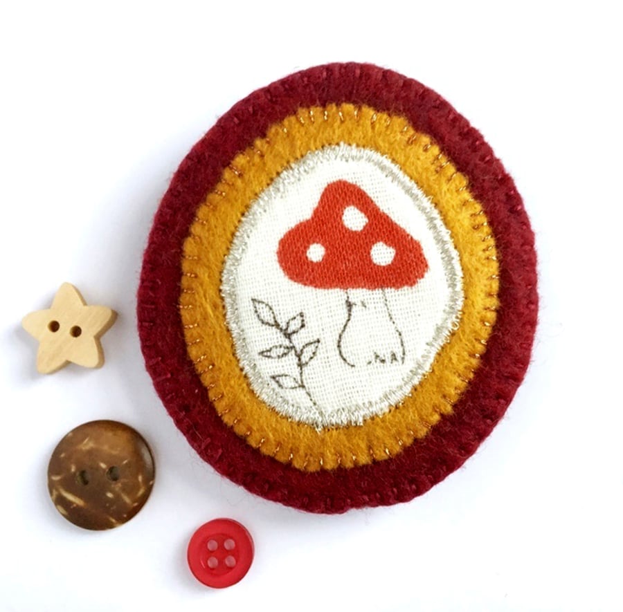 Autumnal Mushroom Brooch. Toadstool Pin. Ochre & Burgundy. Mushroom Pin