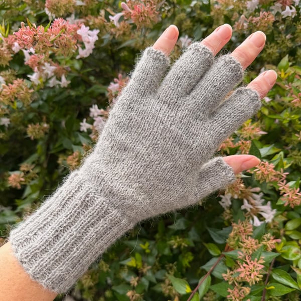 Fingerless gloves alpaca grey