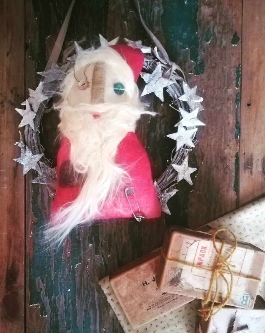SALE Santa Wreath, Primitive Folk Art Santa wreath decor