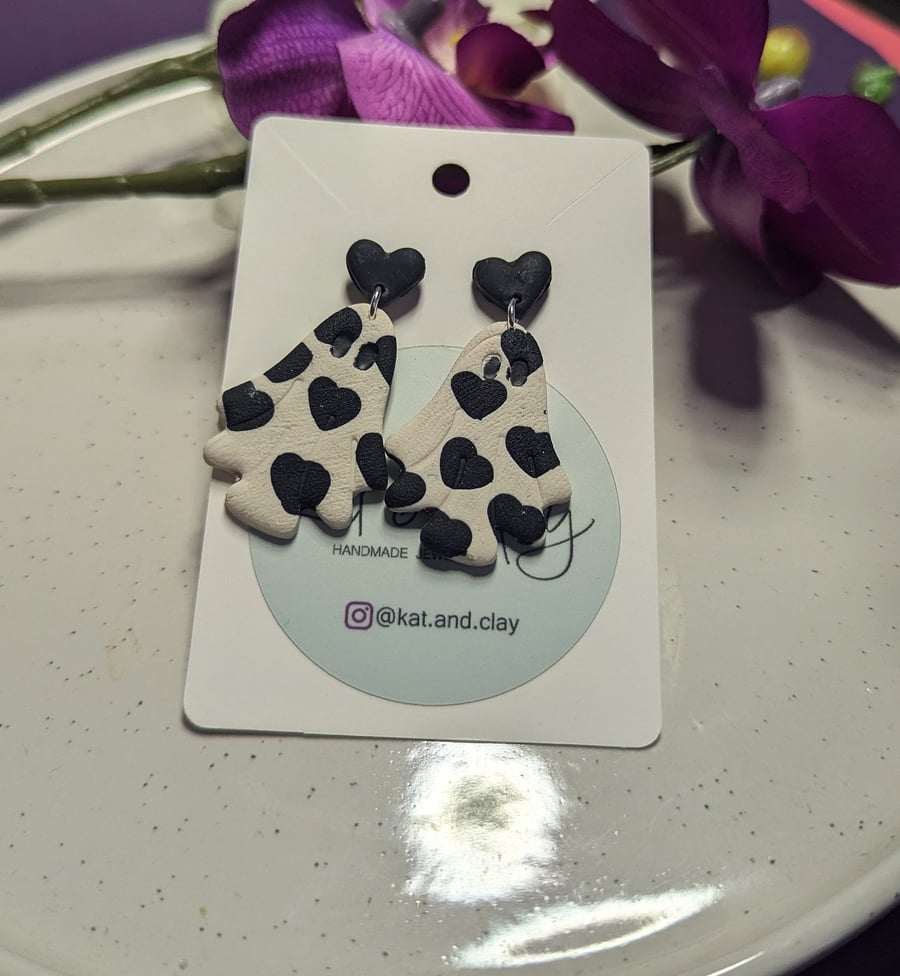 Ghost Earrings with Black Hearts