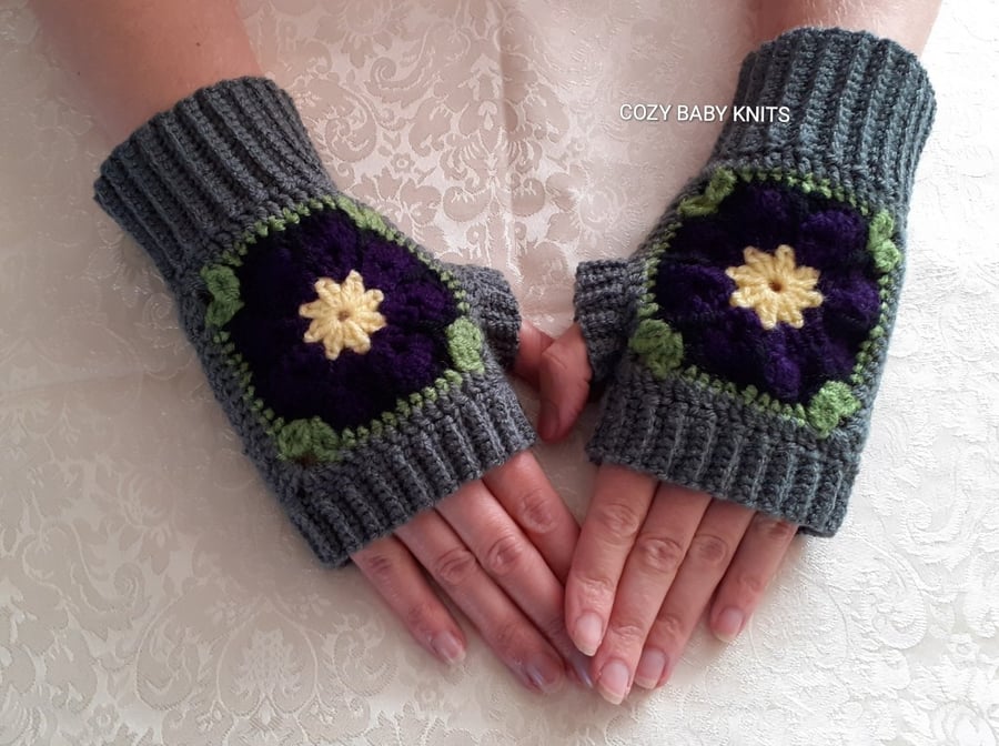 LADIES FINGERLESS GLOVES