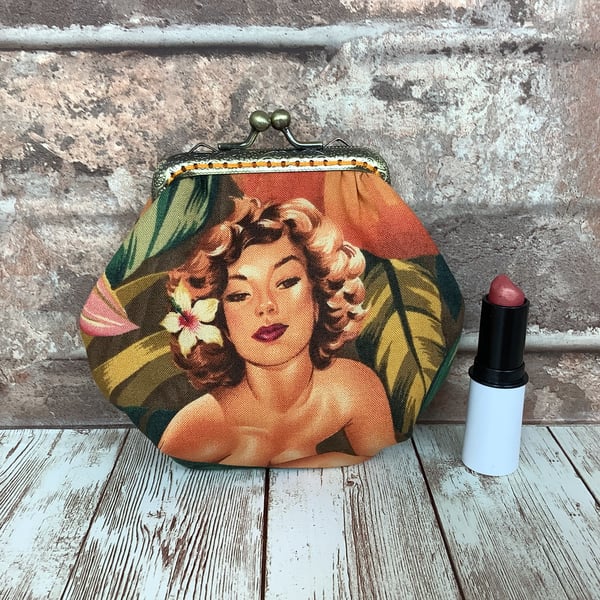 Burlesque 50s glamour girls coin frame purse with kiss clasp