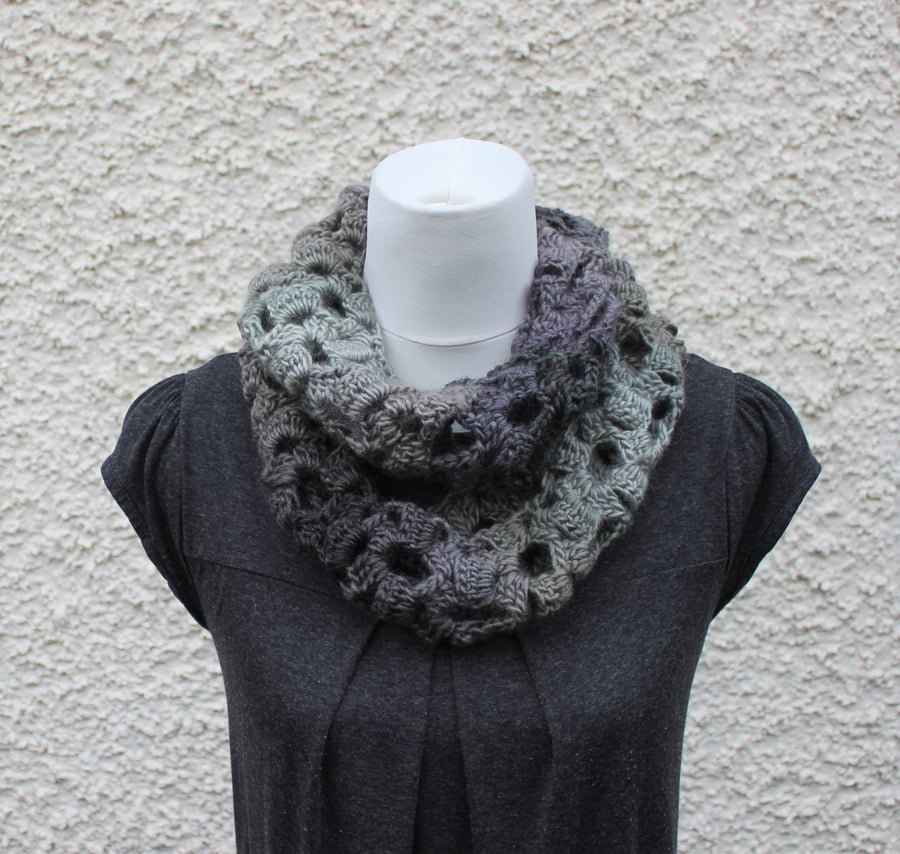 womens infinity scarf, knitwear UK, gift guide, snood grey, neckwear