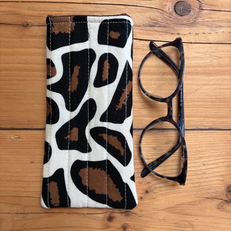 Giraffe Print Quilted Fabric Glasses Case 