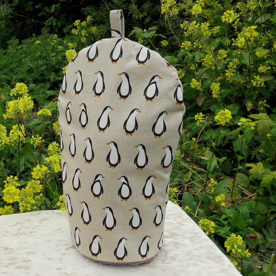 Coffee Cosy, size large. Penguin design.  Made to fit a 6 - 8 cup cafetiere.