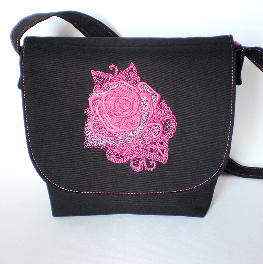 Small shoulder bag
