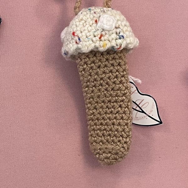 Told Stool Lip-balm Holder